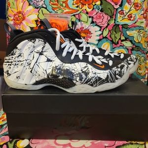 Mens Nike basketball shoes size 11